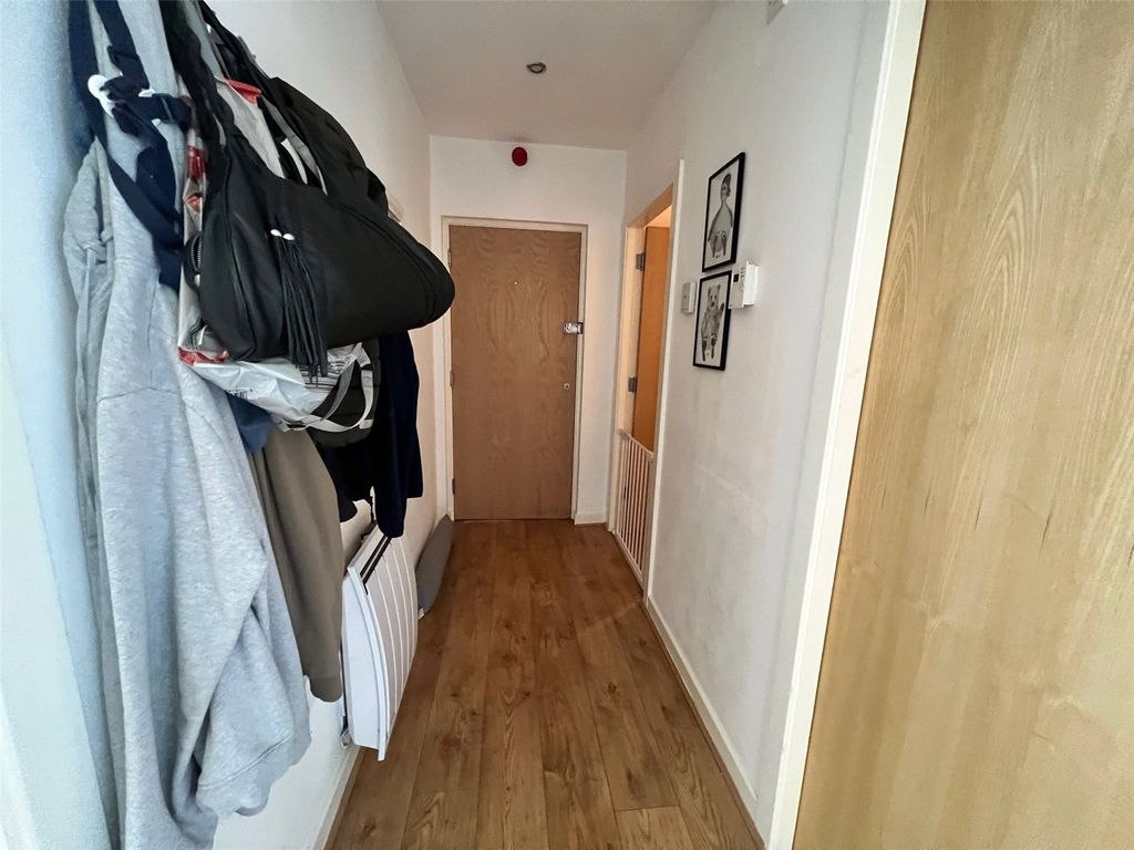 1 bed flat for sale in Times Square Avenue, Brierley Hill, West Midlands DY5, £105,000