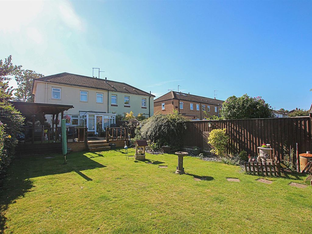 3 bed semi-detached house for sale in Rowley Drive, Newmarket CB8, £250,000