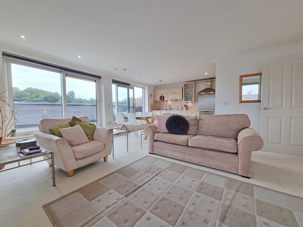1 bed penthouse for sale in John Street, Orwell Quay IP3, £120,000