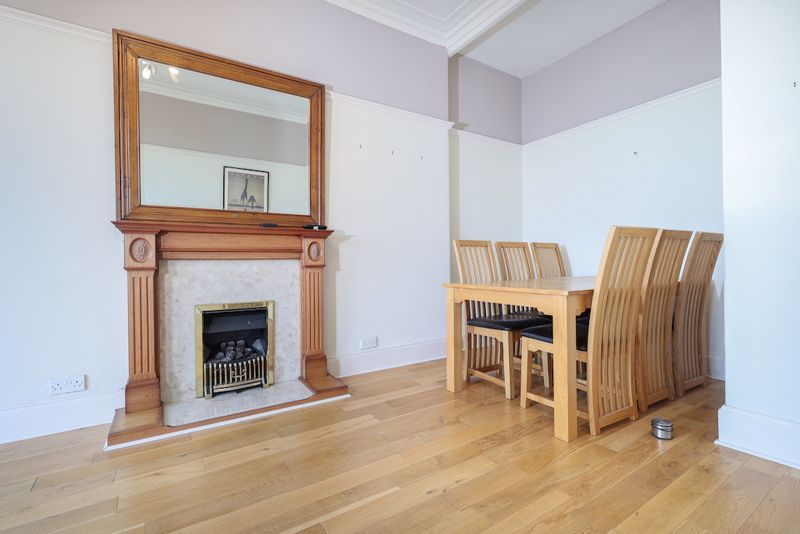 2 bed flat for sale in Kings Park Road, Mount Florida G44, £165,000