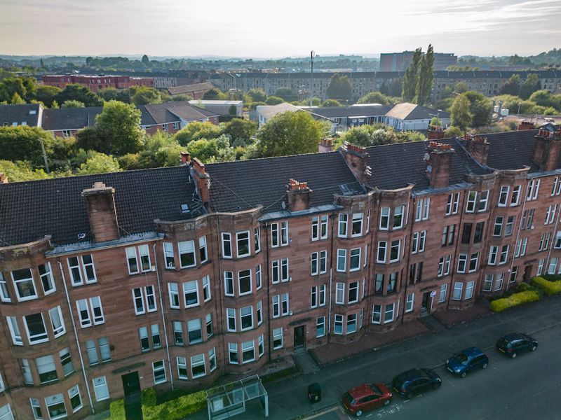 2 bed flat for sale in Kings Park Road, Mount Florida G44, £165,000