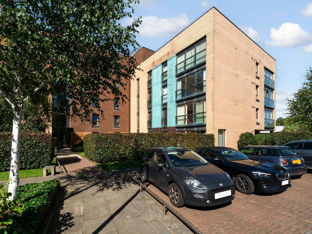 2 bed flat for sale in Haggs Gate, Glasgow G41, £235,000
