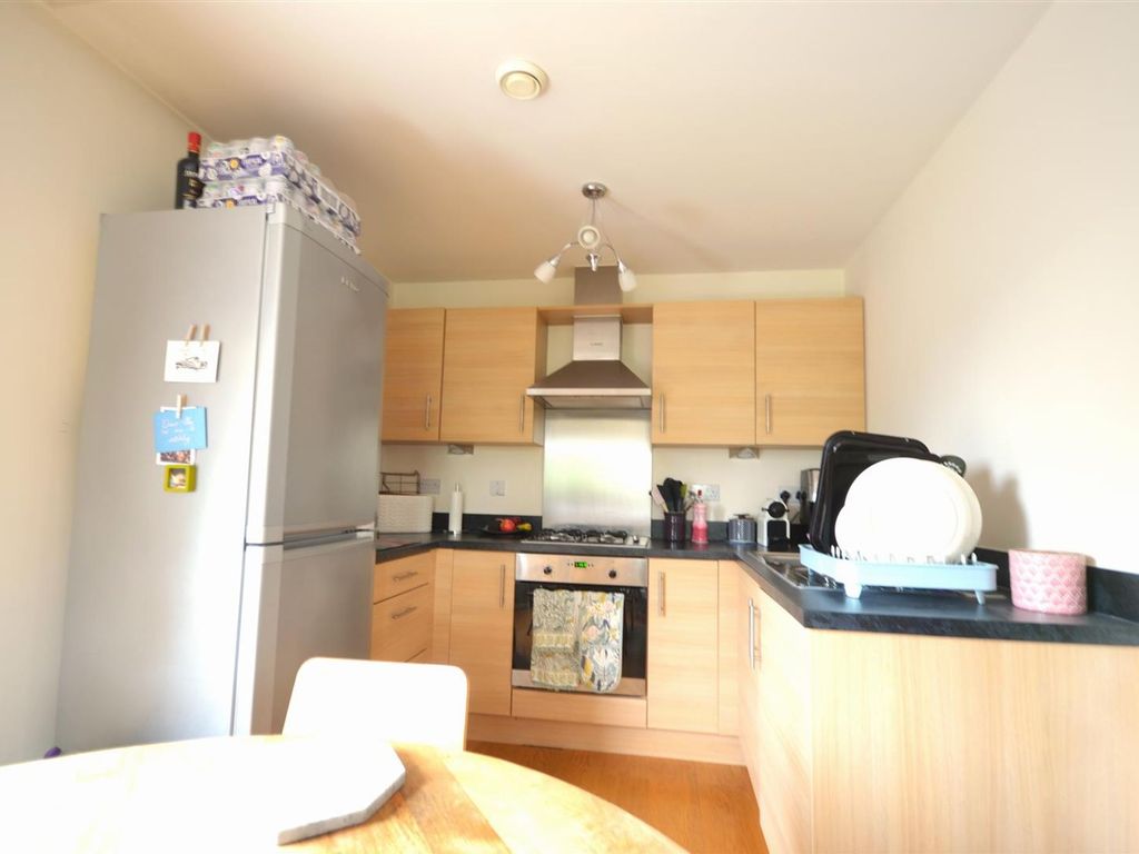 1 bed flat for sale in Dalmeny Way, Primrose House KT18, £260,000