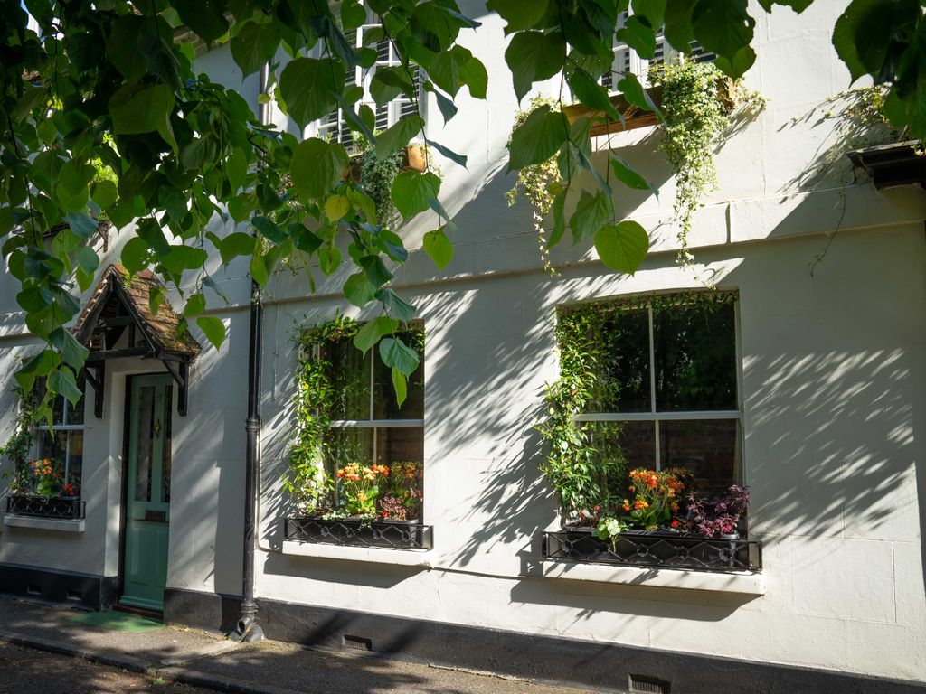 2 bed terraced house for sale in Wilton, Salisbury SP2, £289,950