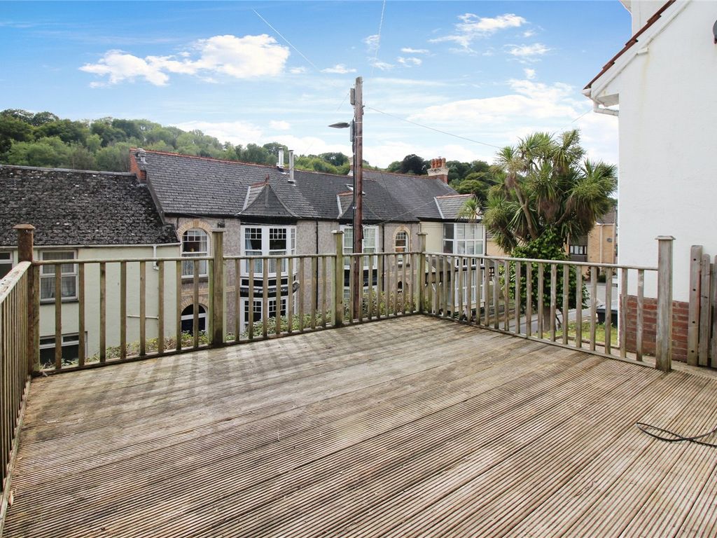 3 bed end terrace house for sale in King Street, Combe Martin, Ilfracombe EX34, £200,000