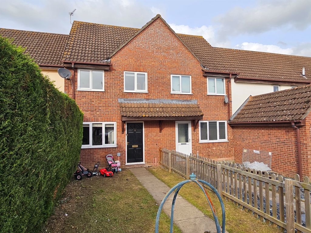 2 bed terraced house for sale in Briton Way, Wymondham NR18, £210,000