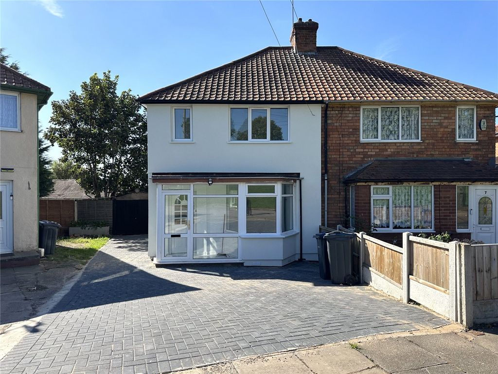 3 bed semi-detached house for sale in Debenham Crescent, Birmingham, West Midlands B25, £220,000
