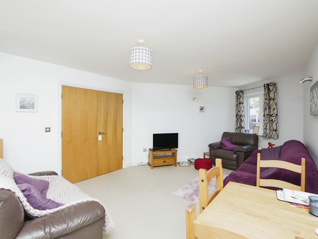 2 bed flat for sale in City Road, Derby, Derbyshire DE1, £125,000