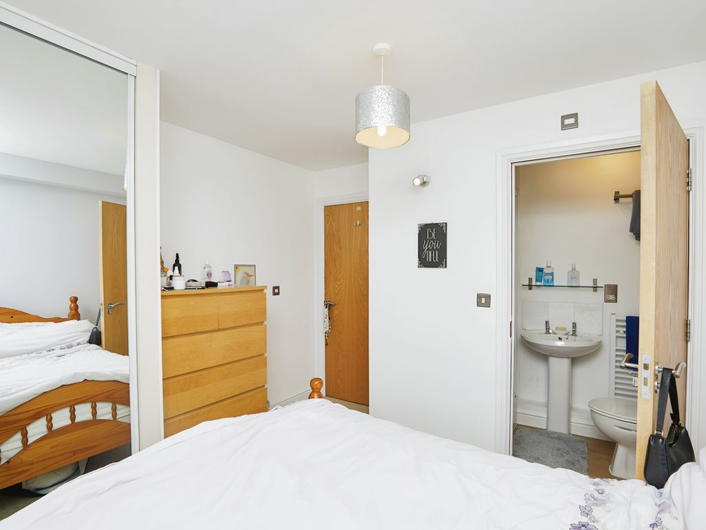 2 bed flat for sale in City Road, Derby, Derbyshire DE1, £125,000