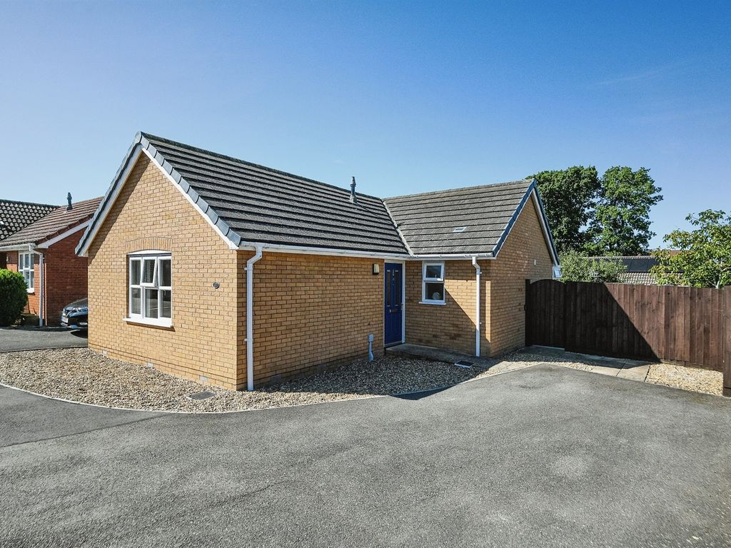2 bed detached bungalow for sale in Tinkers Way, Downham Market PE38, £275,000