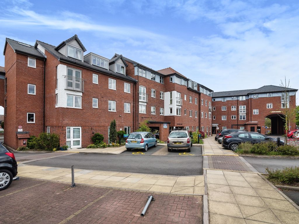 1 bed flat for sale in Drakeford Court, Wolverhampton Road, Stafford, Staffordshire ST17, £90,000