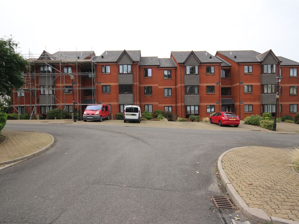1 bed flat for sale in Mariners Heights, Penarth CF64, £150,000