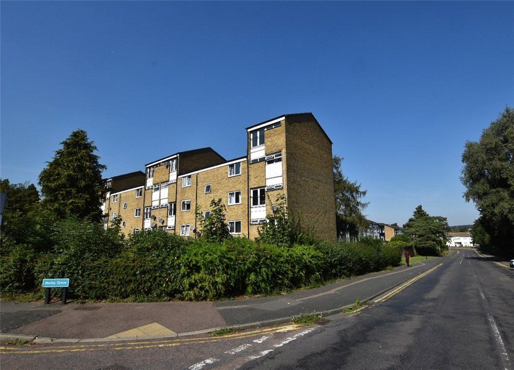 2 bed flat for sale in Morley Grove, Harlow, Essex CM20, £180,000