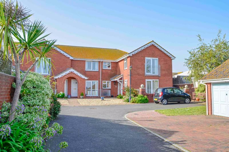 2 bed flat for sale in Nelson Road, Brixham TQ5, £250,000