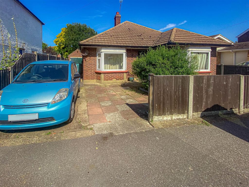 2 bed detached bungalow for sale in Alexandra Road, Burnham-On-Crouch CM0, £300,000