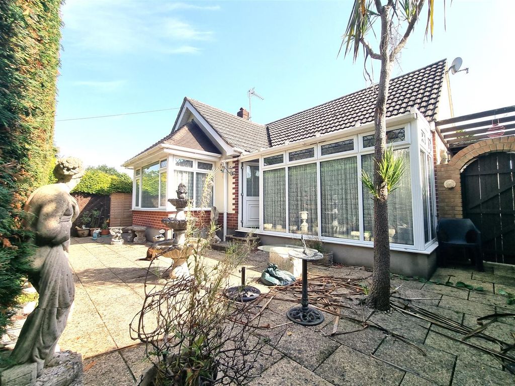 2 bed detached bungalow for sale in Brook Close, Bournemouth BH10, £289,950