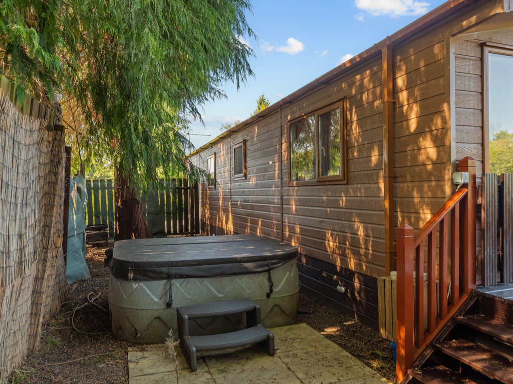 2 bed mobile/park home for sale in Ochil View Lodge, Dollar, Clackmannanshire FK14, £92,000