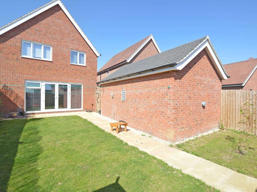 3 bed detached house for sale in Great Brook Ground, Houlton, Rugby CV23, £330,000