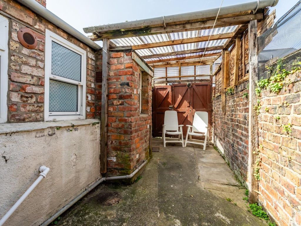 2 bed terraced house for sale in Upper Newborough Street, York YO30, £200,000