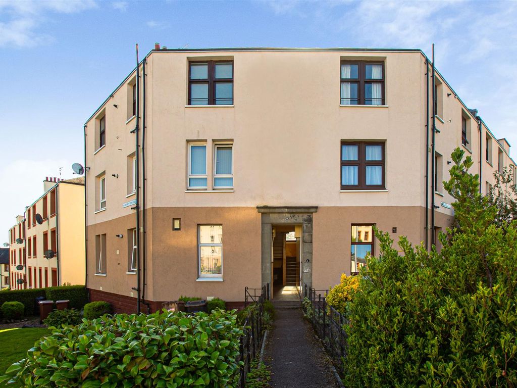 2 bed flat for sale in Marryat Street, Dundee DD3, £95,000