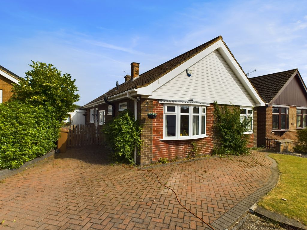3 bed bungalow for sale in Lee Fair Gardens, Bottesford, Scunthorpe DN17, £265,000