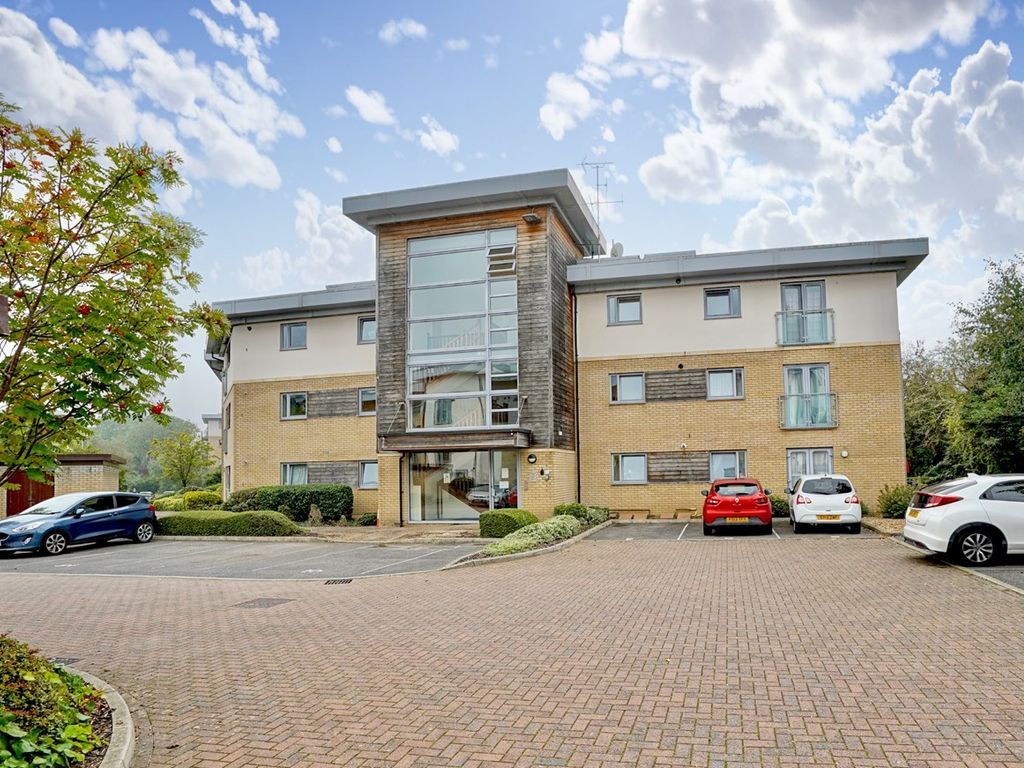 1 bed flat for sale in Percy Green Place, Stukeley Meadows, Huntingdon PE29, £150,000