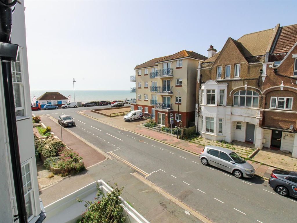 2 bed flat for sale in Park Road, Bexhill-On-Sea TN39, £189,950