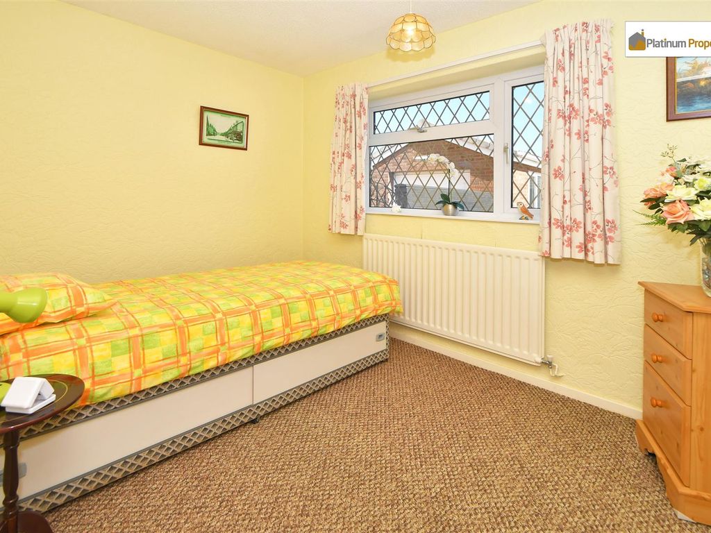 3 bed detached bungalow for sale in Barbrook Avenue, Adderley Green ST3, £229,950