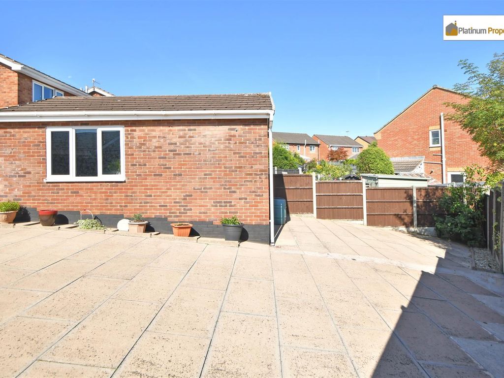 3 bed detached bungalow for sale in Barbrook Avenue, Adderley Green ST3, £229,950