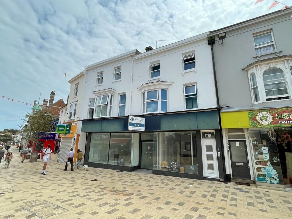 Retail premises for sale in High Street, Littlehampton BN17, £175,000