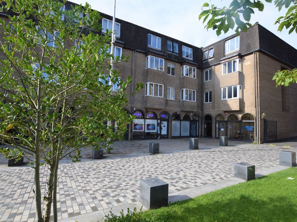 1 bed flat for sale in Colquhoun Square, Helensburgh G84, £99,000