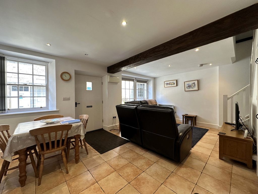 2 bed cottage for sale in Back High Street, Harrogate HG3, £190,000