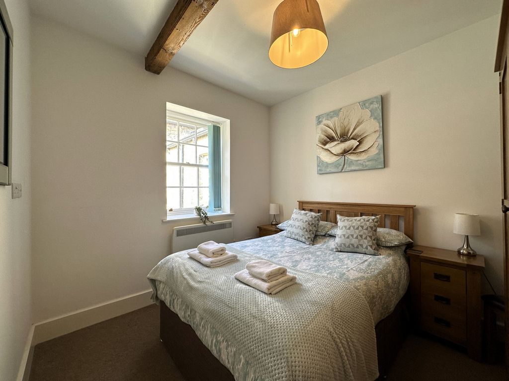 2 bed cottage for sale in Back High Street, Harrogate HG3, £190,000