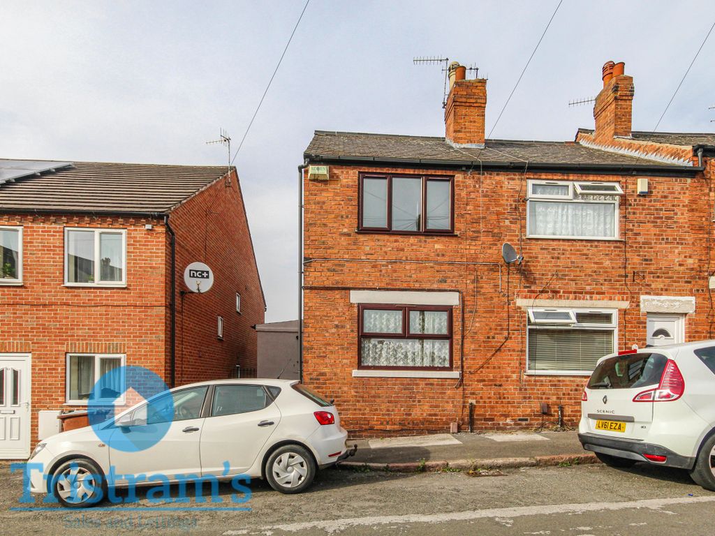 2 bed end terrace house for sale in Gladstone Street, Nottingham NG7, £139,000