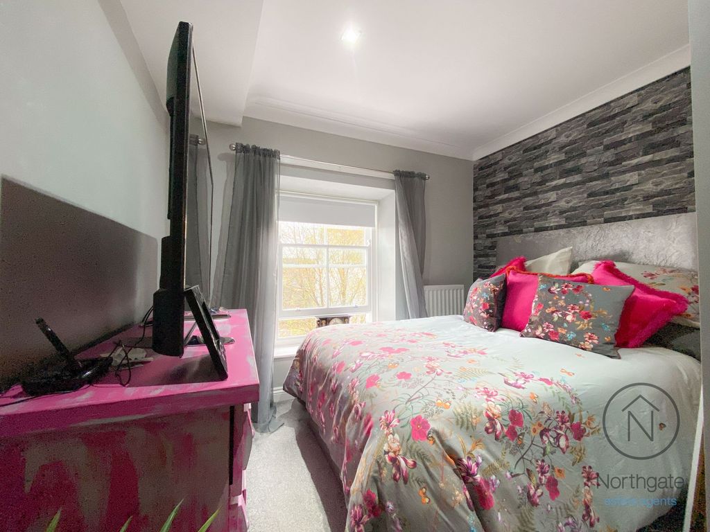 3 bed flat for sale in Market Place, Bishop Auckland DL14, £139,000