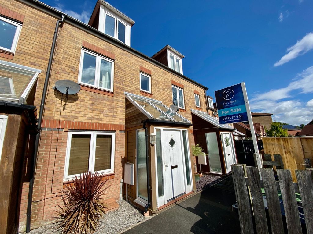 3 bed town house for sale in Hawkshead Place, Newton Aycliffe DL5, £115,000