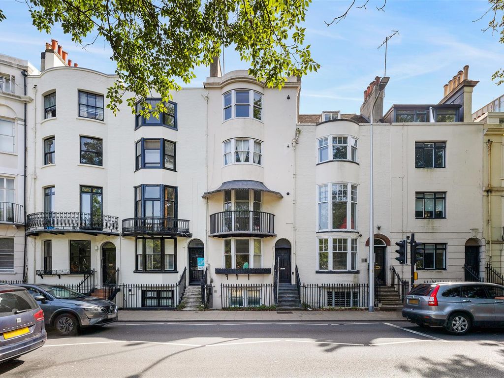 1 bed flat for sale in Grand Parade, Brighton BN2, £240,000
