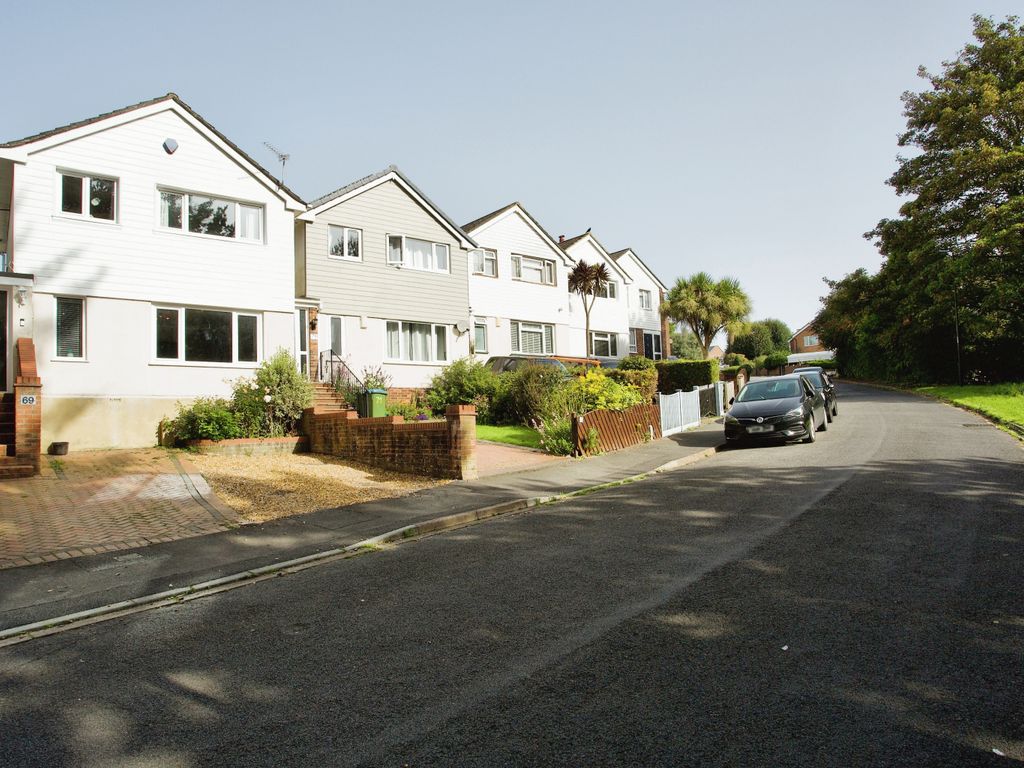 3 bed link-detached house for sale in Alfriston Gardens, Southampton, Hampshire SO19, £320,000
