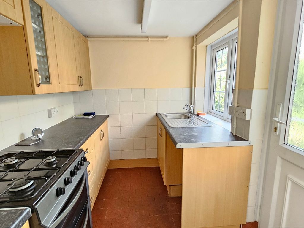 2 bed cottage for sale in Swan Street, Kingsclere, Newbury RG20, £274,999