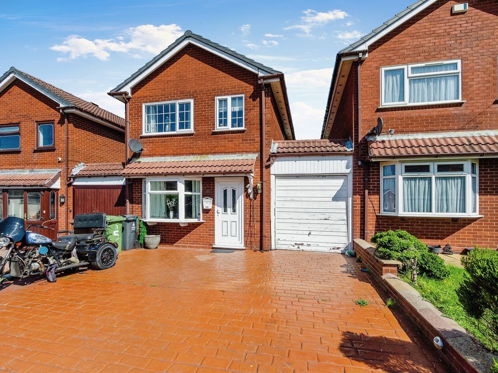 3 bed link-detached house for sale in Lindon View, Walsall Wood, Walsall WS8, £190,000