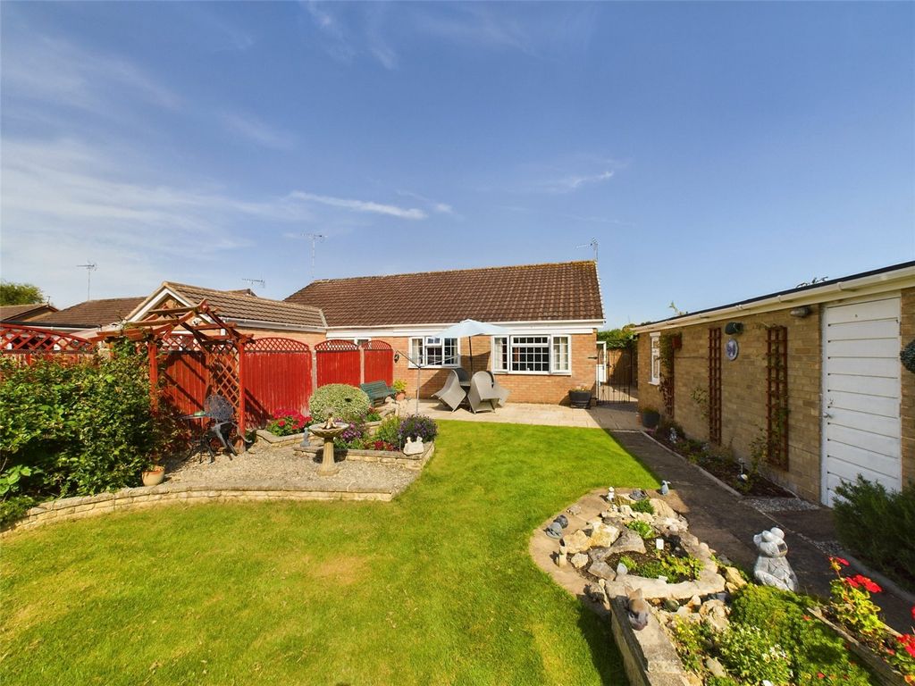 2 bed bungalow for sale in Badger Close, Abbeydale, Gloucester, Gloucestershire GL4, £275,000