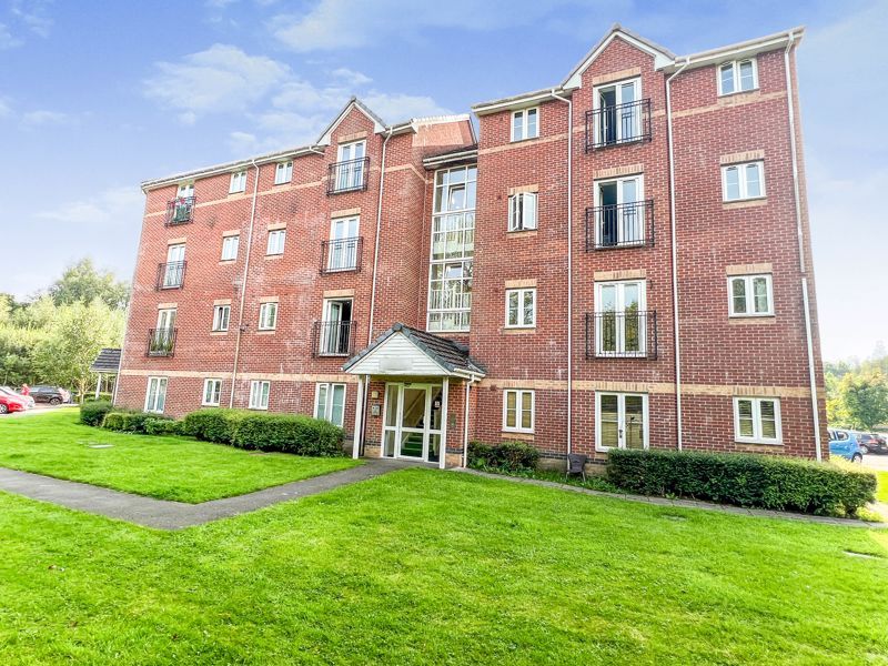 2 bed flat for sale in Waterside Gardens, Bolton BL1, £95,000