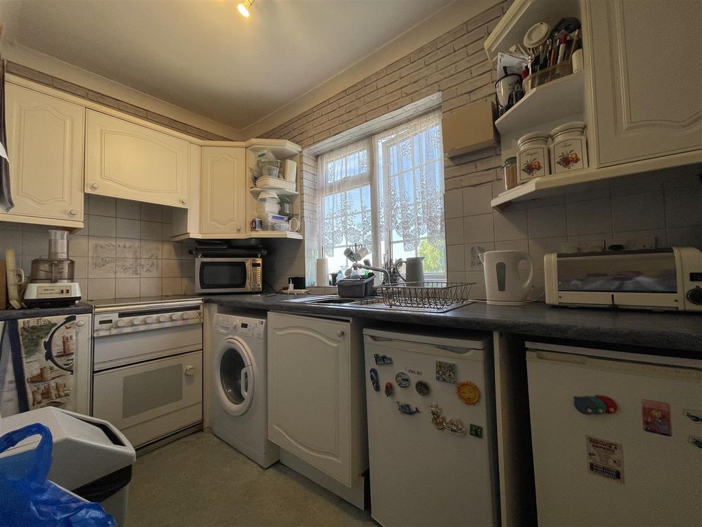 3 bed maisonette for sale in Northumberland Road, Linford, Stanford-Le-Hope SS17, £170,000