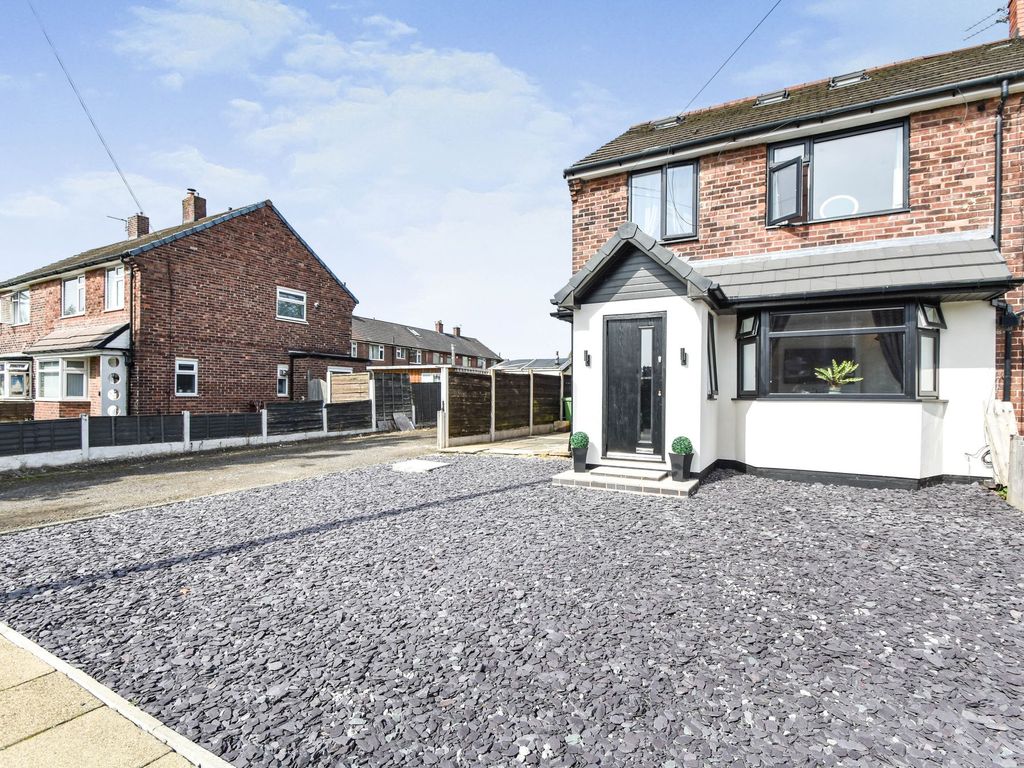 4 bed semi-detached house for sale in Sycamore Avenue, Radcliffe M26, £280,000