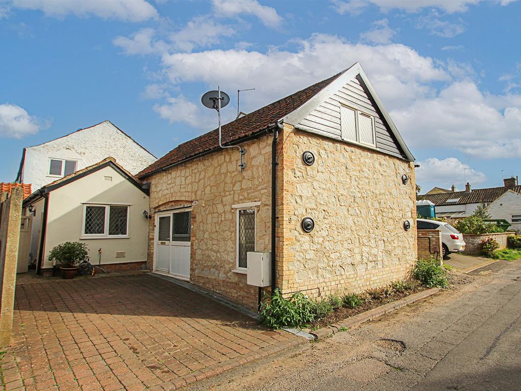 2 bed detached house for sale in Low Road, Burwell, Cambridge CB25, £300,000