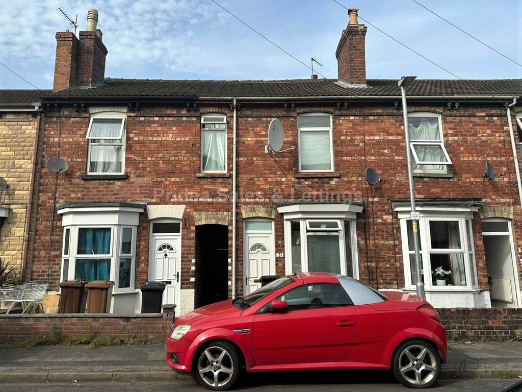 3 bed terraced house for sale in Gibbeson Street, Lincoln LN5, £135,000
