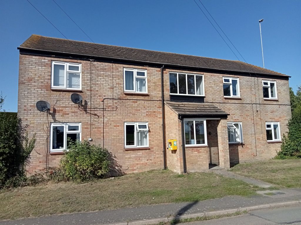 2 bed flat for sale in Church Road, Conington, Peterborough PE7, £120,000