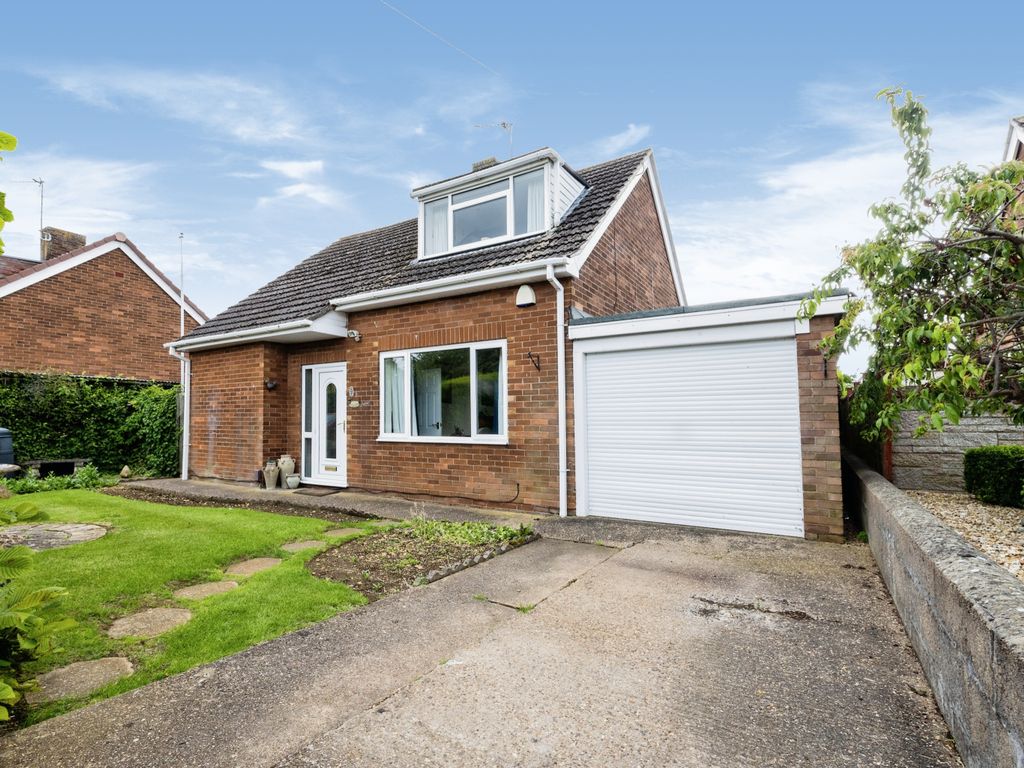 3 bed detached house for sale in Laburnum Drive, Lincoln LN3, £290,000
