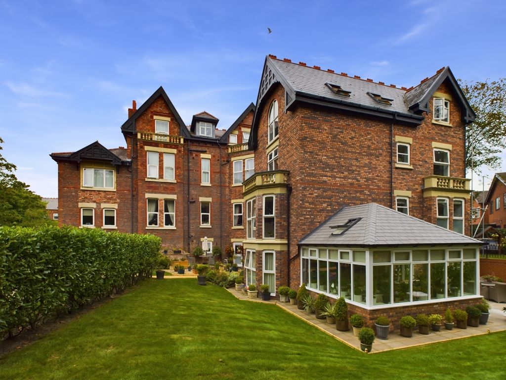 1 bed flat for sale in Nicholas House, Merrilocks Road, Blundellsands L23, £175,000