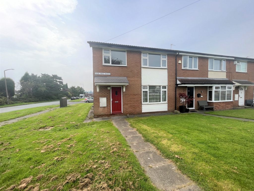 3 bed end terrace house for sale in Yew Tree Road, Denton M34, £170,000